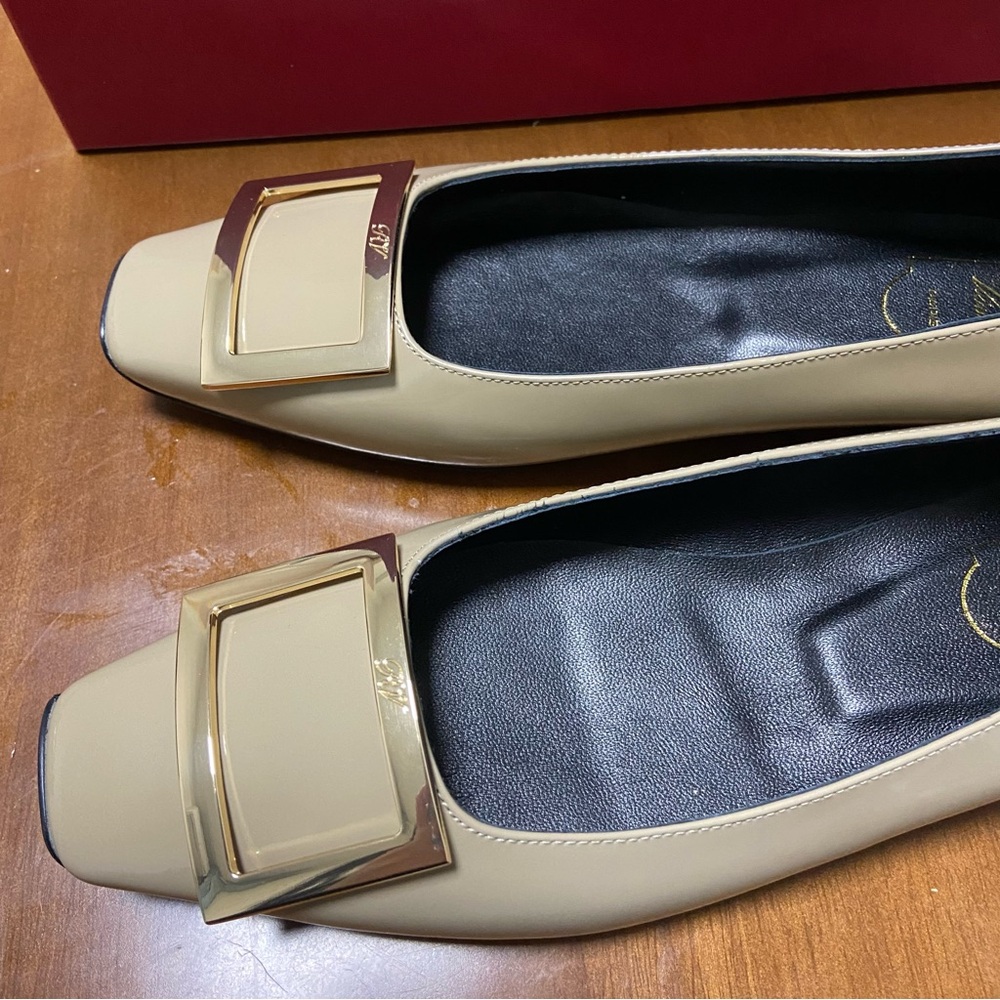 Roger Vivier Tan Patent Leather Loafers - Picture 5 of 6